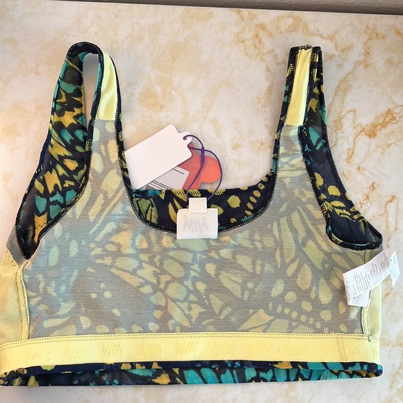 Fabletics Mesh Me Smoothing Midi Bralette - Picture 5 of 5